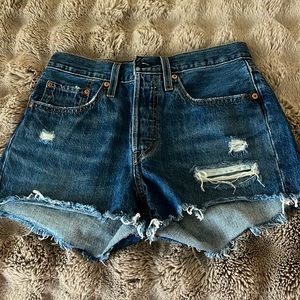 Dark Wash Levi’s 501